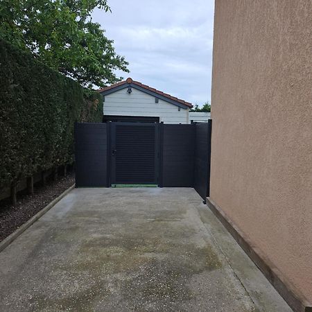 Hebergement Privee Jaccuzzi En Supplement Saint-Clair-du-Rhone Exterior foto