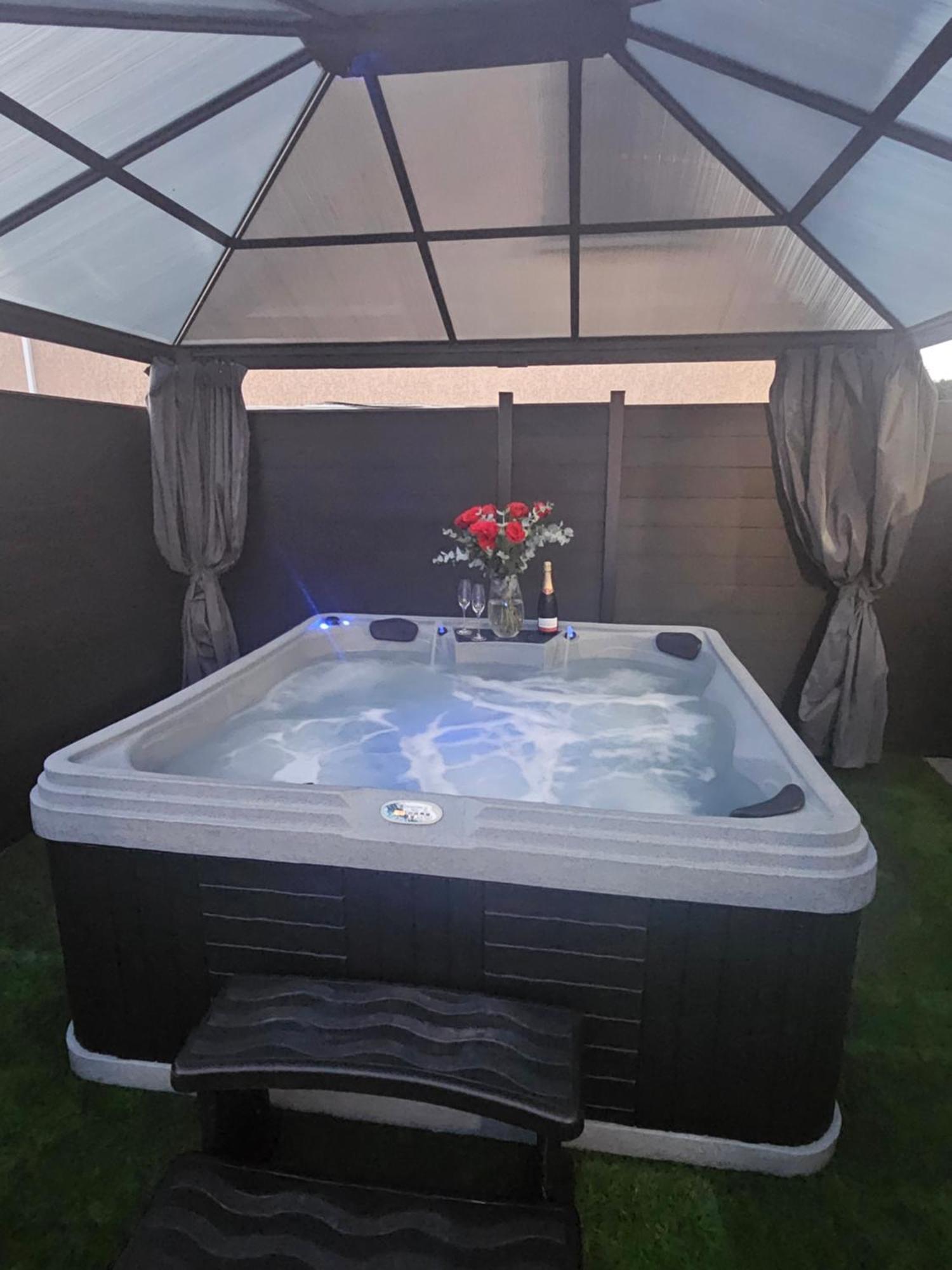 Hebergement Privee Jaccuzzi En Supplement Saint-Clair-du-Rhone Exterior foto